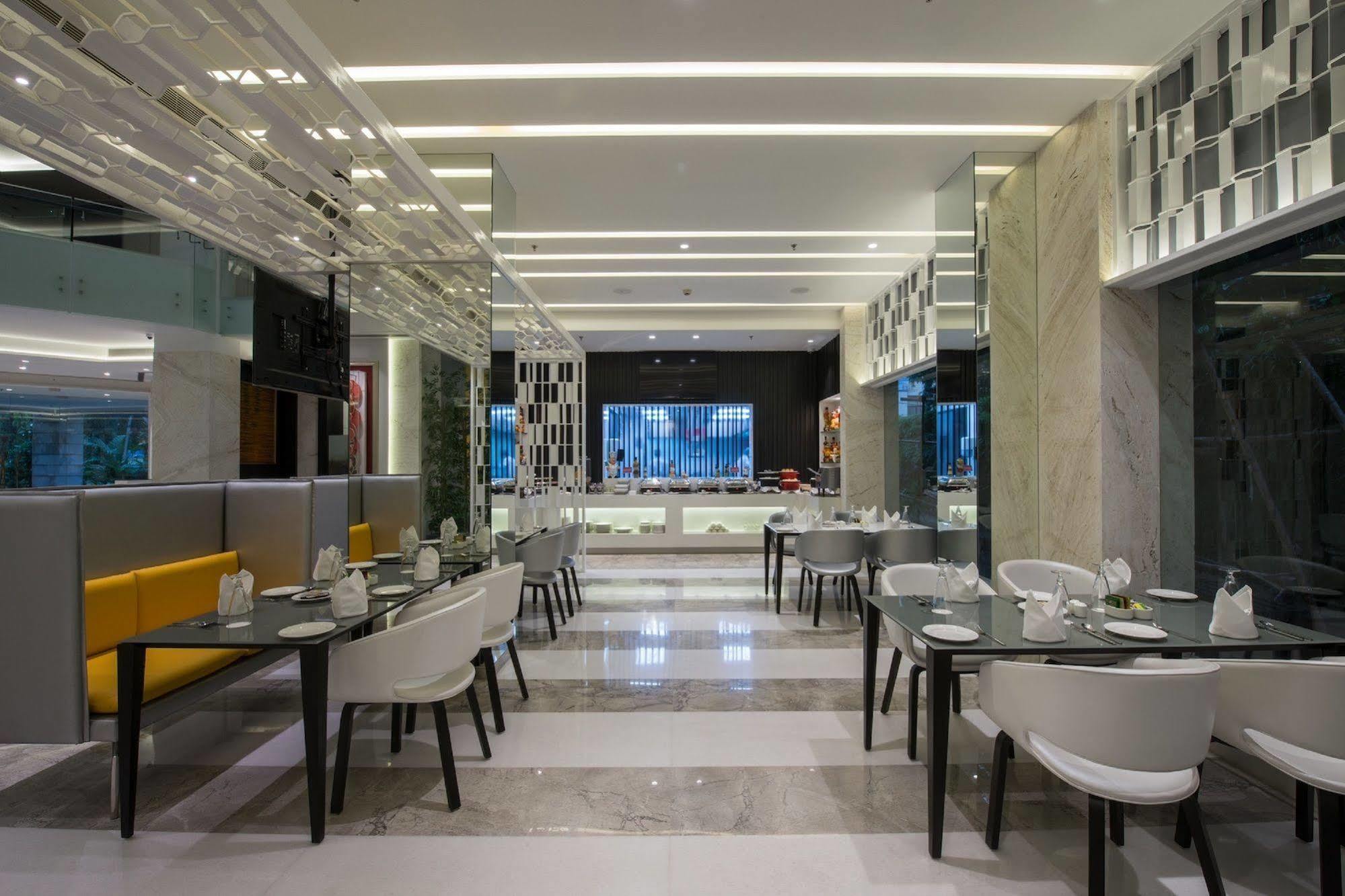 Eastin Residences Vadodara Exterior foto